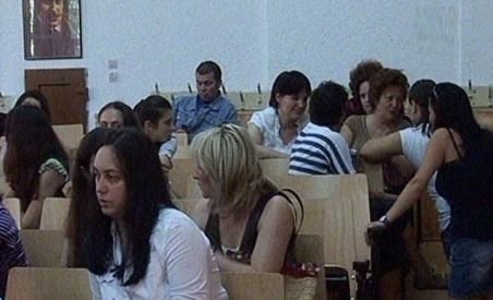 Salariile profesorilor din Republica Moldova, mărite cu 12,5 %. Cadrele didactice vor primi şi sporuri salariale