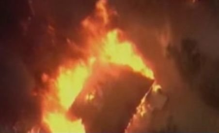 Incendiile de vegetaţie au distrus sute de case în SUA (VIDEO)