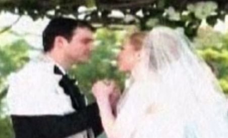 Chelsea Clinton s-a măritat cu Marc Mezvinsky. Vezi imagini de la nuntă (VIDEO)