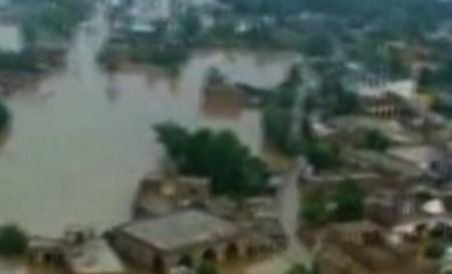 Bilanţul inundaţiilor din Pakistan a ajuns la 1.100 de morţi
