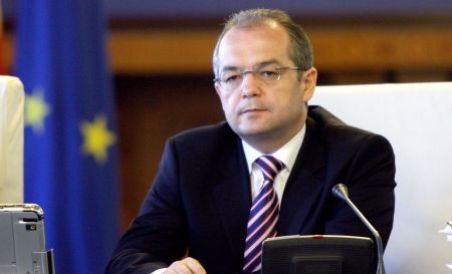 Emil Boc: Guvernul nu se teme de moţiunea PSD, dar va suporta costurile pentru măsurile nepopulare luate