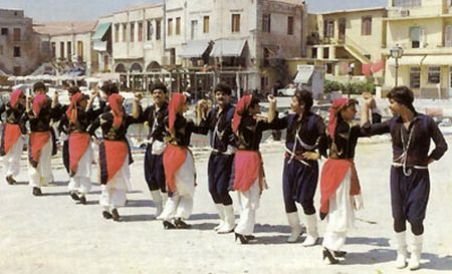 Peste 150.000 de greci au dansat în Creta pentru un nou record Guinness