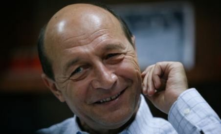 Băsescu, Opoziţiei: Aveţi grijă cu moţiunea, poate vă chem la guvernare