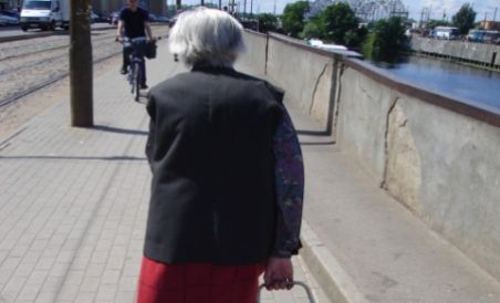 La 100 de ani, o româncă a decis să emigreze în Canada