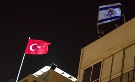Un palestinian bolnav psihic a luat doi ostatici în Ambasada Turciei 
