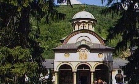 Mănăstirea Cozia prădată. Hoţii au furat 40.000 lei