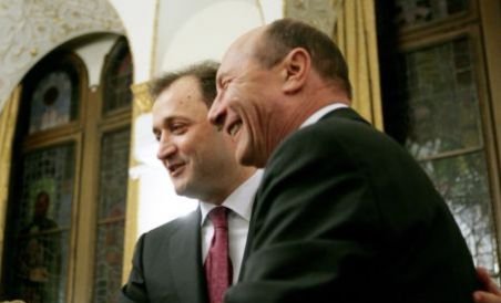 Traian Băsescu se întâlneşte, la Iaşi, cu premierul Vlad Filat