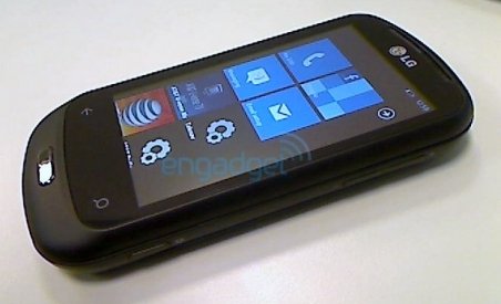 LG C900 - un nou smartphone cu Windows Phone 7, în imagini pe net (FOTO)