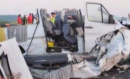 Şase oameni au murit în Ungaria după ce un camion românesc s-a ciocnit de un microbuz moldovenesc