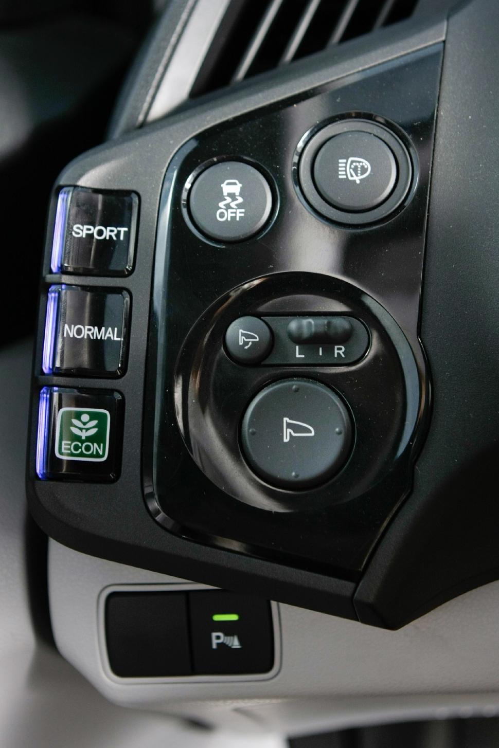 Test drive Antena3.ro. Honda CR-Z, un coupe eco-sportiv exclusivist (FOTO) 80151