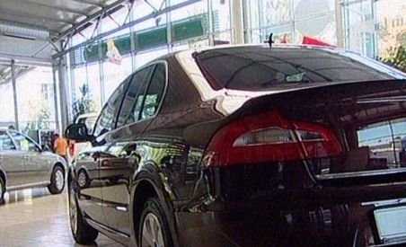 Dealerii auto aşteaptă finalul Programului Rabla, când românii se vor înghesui să cumpere maşini noi