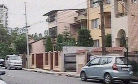 O stradă din Bucureşti revendicată de CFR cu tot cu imobile (VIDEO)