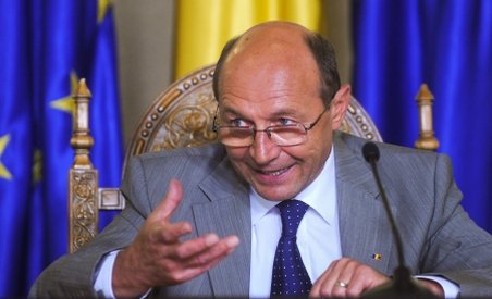 Băsescu a promulgat legea ANI