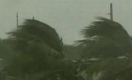Uraganul Earl face ravagii în insulele din oceanul Atlantic (VIDEO)