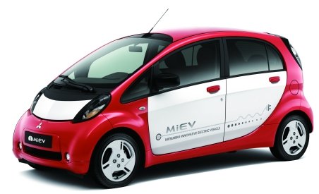 Mitsubishi aduce la Paris versiunea europeană a vehiculului electric i-MiEV 