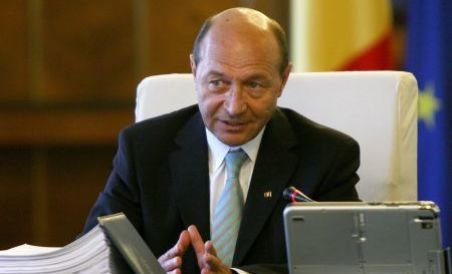 Băsescu: Continui să cer guvernului reducerea cheltuielilor sociale (VIDEO)