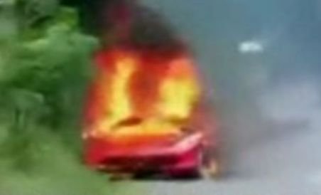 Ferrari recheamă în service un model care ia foc din motive tehnice (VIDEO) 