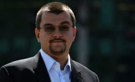 Liberalul Cristian Olteanu, internat după ce a fost bătut cu o bâtă în faţa casei 