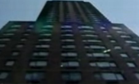 Supravieţuire miraculoasă: A scăpat cu viaţă după ce s-a aruncat de la etajul 40 (VIDEO)