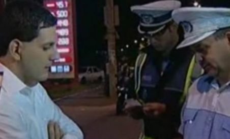 Razie cu circ în capitală. Un avocat îi ironizează grosolan pe poliţiştii care l-au oprit în trafic (VIDEO)