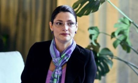 Ramona Mănescu: Romii au şi obligaţii, nu doar drepturi
