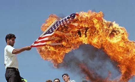 Un lider islamic cere organizarea "Zilei arderii steagului american" la 11 septembrie