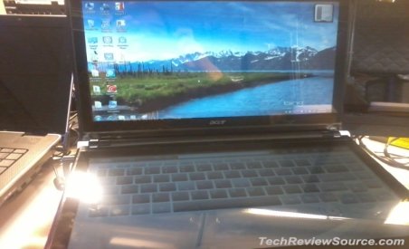 Laptop Acer cu două ecrane tactile, în imagini pe internet (FOTO)