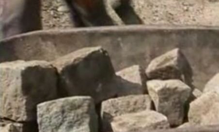 Piatra cubică din Capitală, monument istoric cu o soartă incertă (VIDEO)