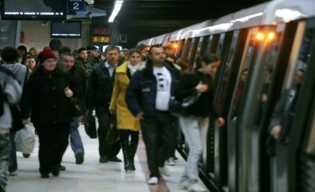 CFR Călători şi Metrorex amână majorarea tarifelor
