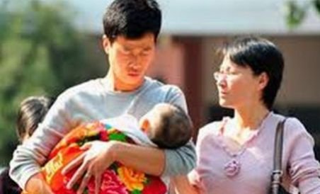 China renunţă la politica "un copil pe familie" (VIDEO)
