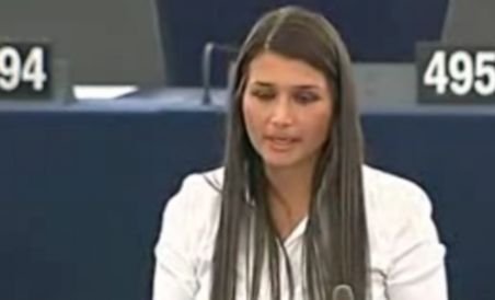 Elena Băsescu critică autorităţile române în Parlamentul European (VIDEO)
