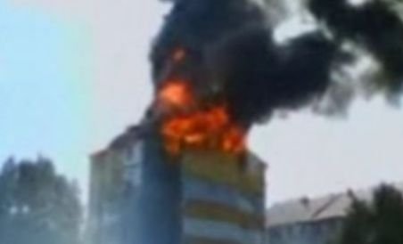 Hotel din Constanţa, distrus de flăcări (VIDEO)