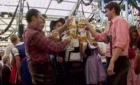 Germania. Oktoberfest, sărbătoarea anuală a berii, a împlinit 200 de ani (VIDEO)