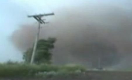 Imagini inedite cu o tornadă, surprinse în SUA (VIDEO)