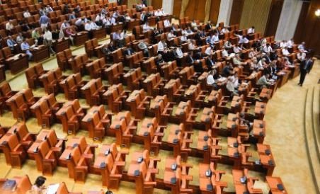 Opoziţia va boicota discursul lui Băsescu din Parlament, acuzând fraudarea votului la Legea pensiilor