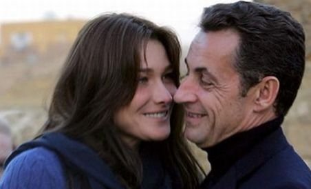 Carla Bruni a apelat la serviciul de traduceri pentru a-l înţelege pe Sarkozy