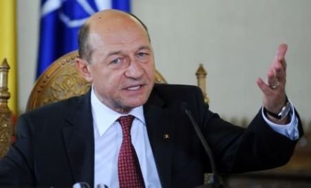 Traian Băsescu a renunţat la Poliţia Rutieră şi Jandarmerie pentru asigurarea protecţiei (VIDEO)