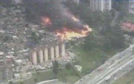 Un incendiu a distrus un cartier din Sao Paolo. 10 persoane au fost rănite şi 300 de case arse (VIDEO)