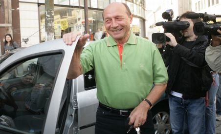 Traian Băsescu, din nou în trafic: Nu se teme că sindicaliştii ar fi putut ajunge la Cotroceni (VIDEO)