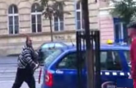 Cehia. Altercaţie în trafic între doi bărbaţi care şi-au spart reciproc geamurile de la maşini (VIDEO)