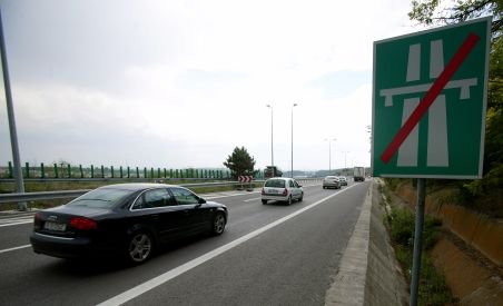 România are patru autostrăzi... pe Google Earth şi Google Maps