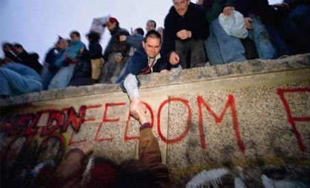 Germania îşi sărbătoreşte ziua naţională. Au trecut 20 de ani de la căderea Zidului Berlinului (VIDEO)