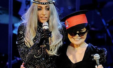 Lady Gaga a cântat cu Yoko Ono în memoria lui John Lennon (VIDEO)