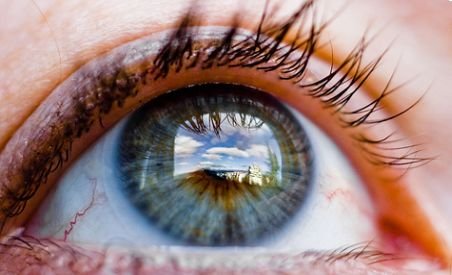 Transplantul de iris artificial, o nouă şansă pentru persoanele cu probleme de vedere