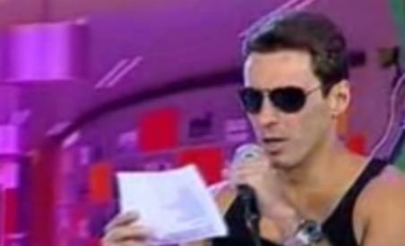 Mircea Badea a cântat live, în premieră (VIDEO)