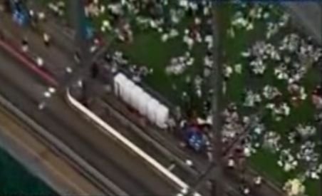 Australia. Peste 5.000 de oameni au luat masa pe un pod (VIDEO)
