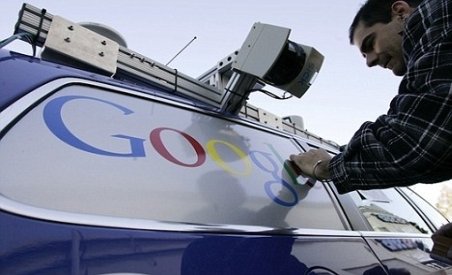 Google a testat cu succes maşini care se conduc singure pe bulevarde aglomerate din SUA