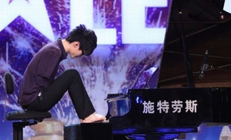 Pianistul fără mâini Liu Wei, câştigătorul concursului "China's Got Talent" (VIDEO)