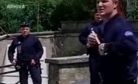 Trei poliţişti şi doi agenţi de pază din Franţa, condamnaţi pentru violarea unei românce (VIDEO)