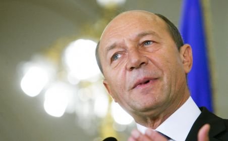 Schimb de scrisori între Băsescu şi Geoană cu privire la Legea pensiilor